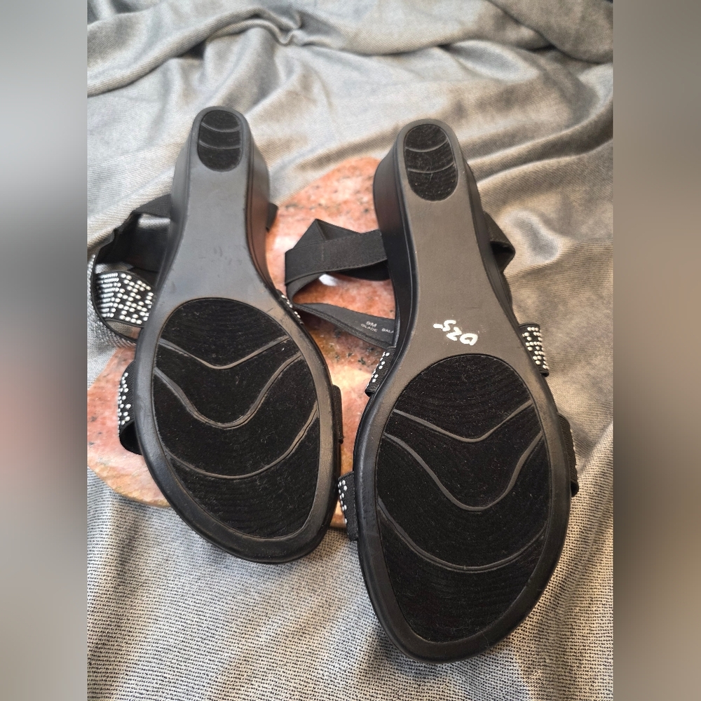 IMPO Stretch Sandals Size 9M - Picture 8 of 9